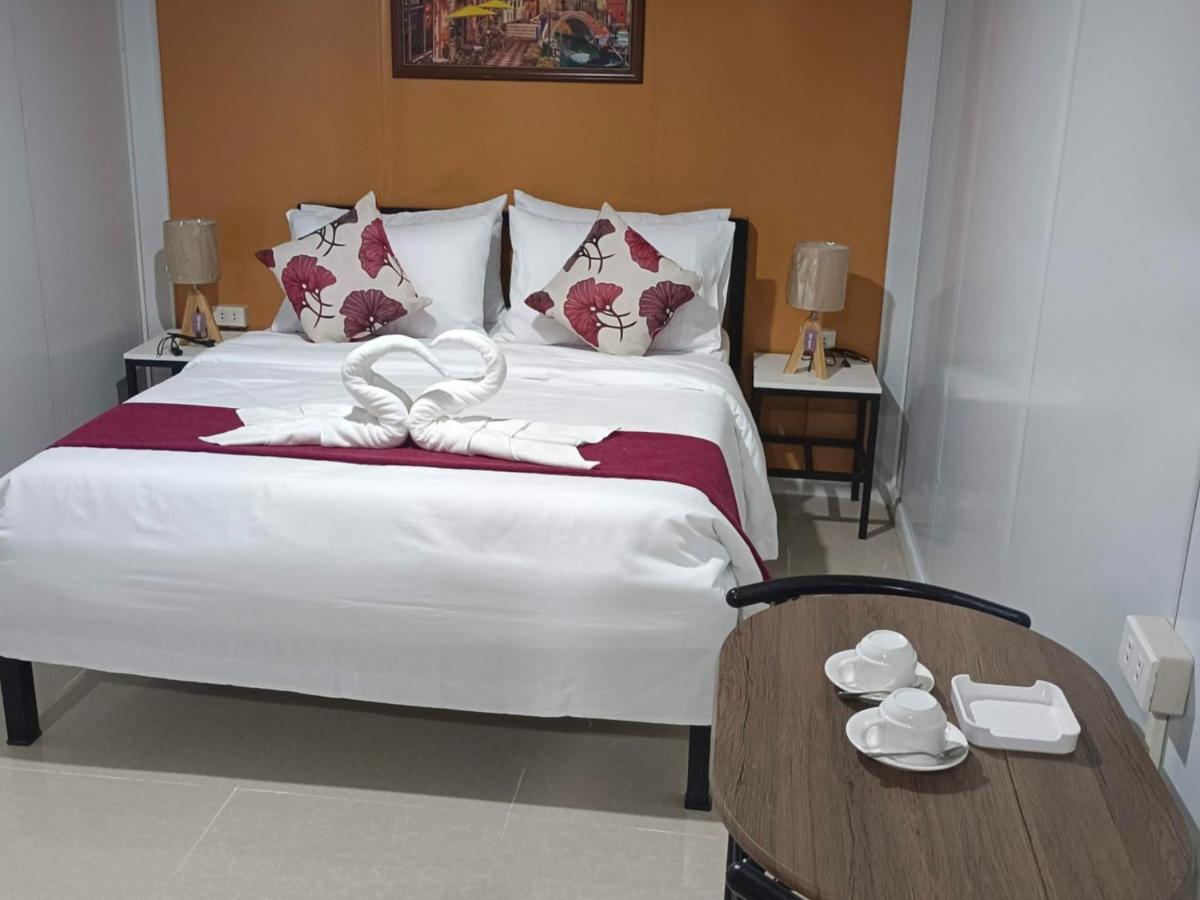 Happy Daze Hotel Tagum Екстер'єр фото