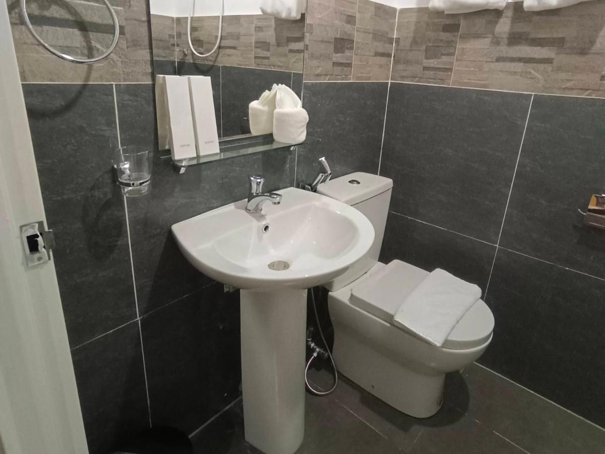 Happy Daze Hotel Tagum Екстер'єр фото