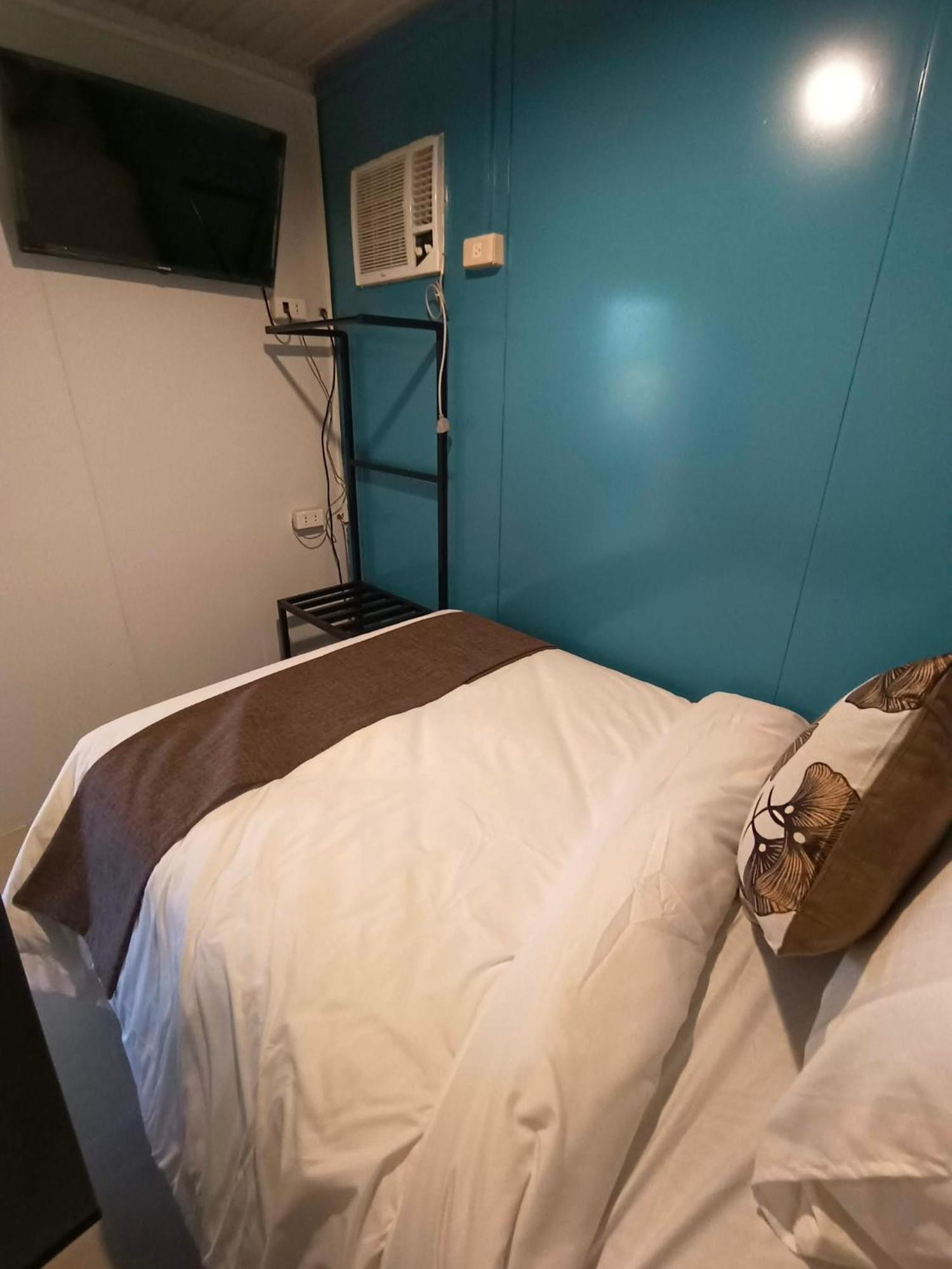Happy Daze Hotel Tagum Екстер'єр фото